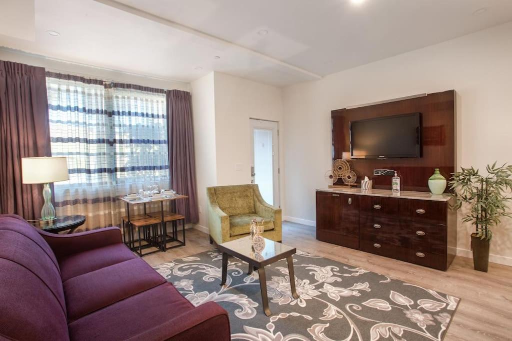 1-Bedroom with Cali King Size Bed in San Diego Exterior foto